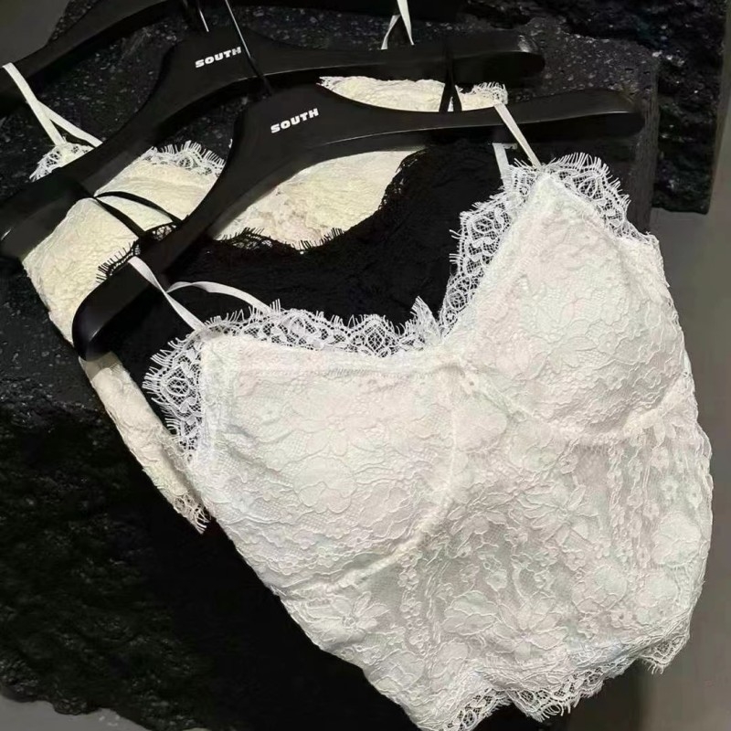 Csipkés kamiszol elválasztható melltartó betéttel, V-nyakú, hímzés