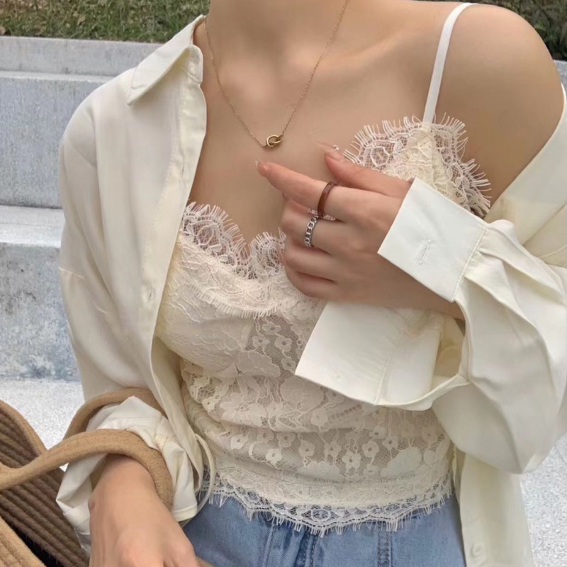 Csipkés kamiszol elválasztható melltartó betéttel, V-nyakú, hímzés