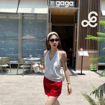 Γυναικείο τοπ από βαμβάκι με halterneck, ανοιχτή πλάτη, V-λαιμό, χωρίς μανίκια, γραμμή Α, κανονικό μήκος 50–65 εκ, 80–90% βαμβάκι