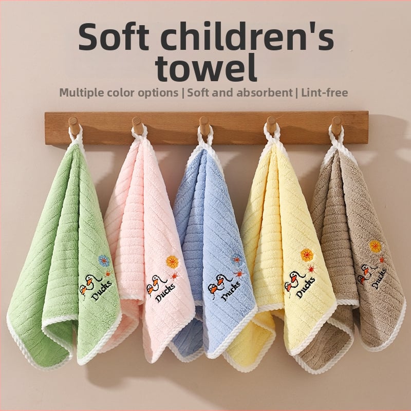 2 komplektai vaikų rankšluosčių – koralo velūras, siuvinėjimas, 150D siūlai, svoris mažiau nei 50 g