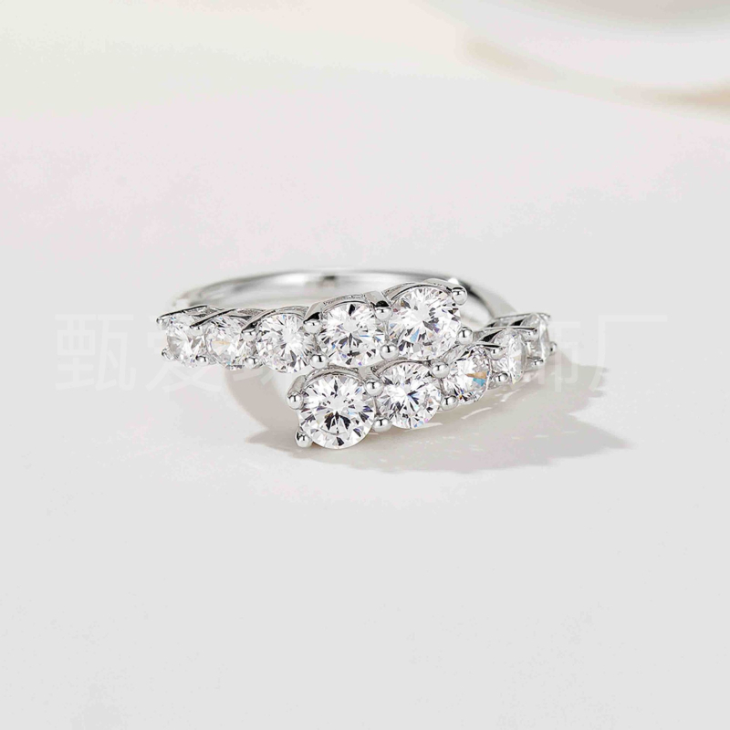 Пръстен • 925 сребро • двупластов открит дизайн • кръгли изкуствени диаманти • геометрична форма • елегантен лукс за жени