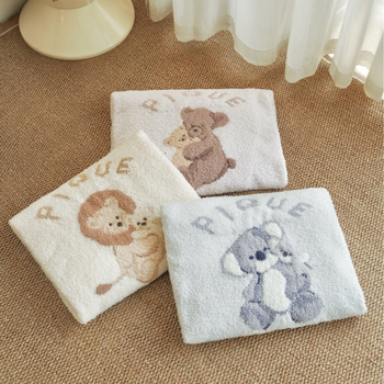 Бебешко флисово одеяло с мотив коала, карикатурен стил, подходящо за всички сезони, за възраст 1–3 години, тегло 500–800 г