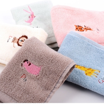 Βρεφική Πετσέτα από Πλήρες Βαμβάκι, Κεντημένη, Νήμα 32s, Κάτω από 50 g