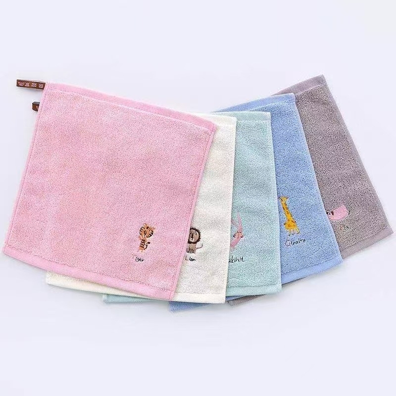 Βρεφική Πετσέτα από Πλήρες Βαμβάκι, Κεντημένη, Νήμα 32s, Κάτω από 50 g