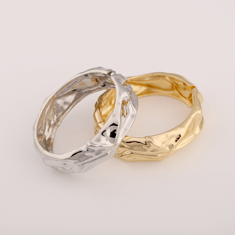 Brățară din aliaj de zinc – design neregulat cu inele încrucișate – Haha&toto, 42 g, turnare die casting, lansare toamnă 2025