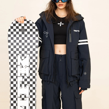 Női sídzseki - lélegző, vízálló, meleg, kopásálló; pamut töltet, pamut anyag