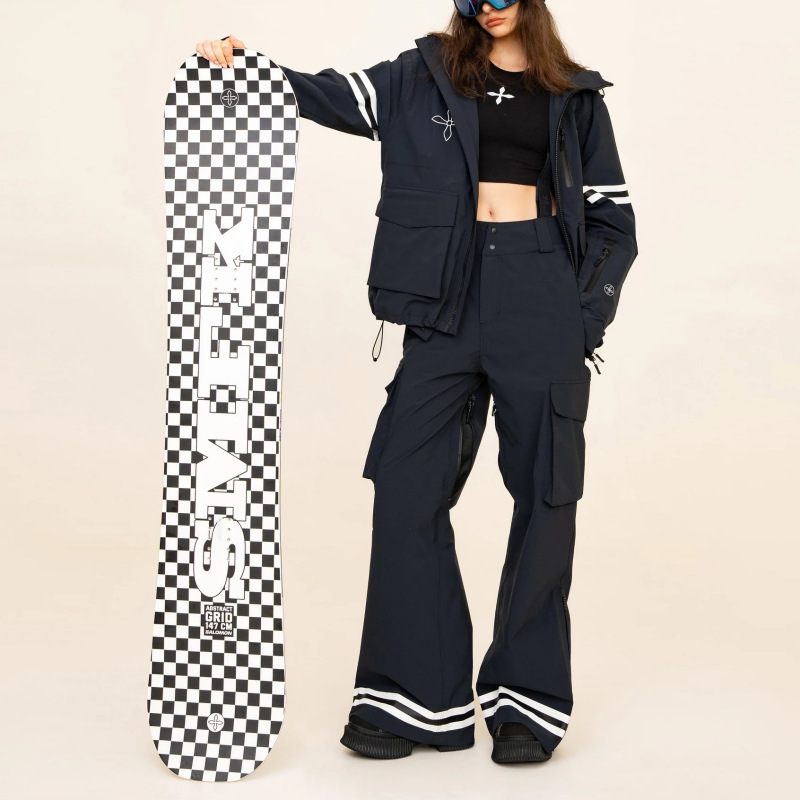 Női sídzseki - lélegző, vízálló, meleg, kopásálló; pamut töltet, pamut anyag