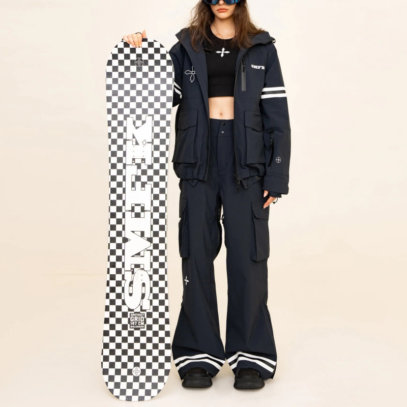 Női sídzseki - lélegző, vízálló, meleg, kopásálló; pamut töltet, pamut anyag