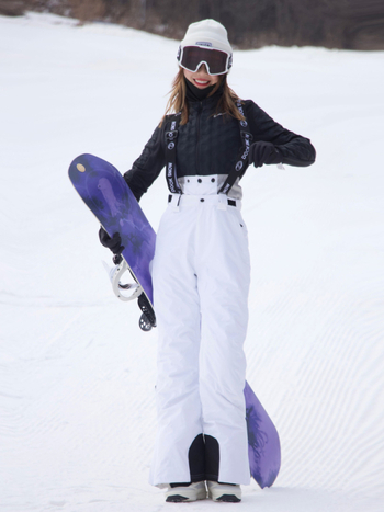 Dámske lyžiarske nohavice s ramienkami — nepremokavé, teplé, vetruodolné, priedušné, odolné voči opotrebeniu, úzky strih, pre snowboard a lyžovanie