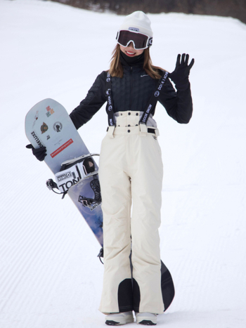 Dámske lyžiarske nohavice s ramienkami — nepremokavé, teplé, vetruodolné, priedušné, odolné voči opotrebeniu, úzky strih, pre snowboard a lyžovanie