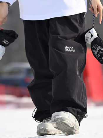 Női sínadrág pántokkal, vízálló és szélálló, kopásálló Heattech technológiával, Oxford szövet horizontális csíkokkal, poliészter