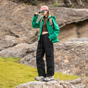 Uniszex téli kültéri nadrág farmerhatású megjelenéssel, háromvédelmi funkcióval, modell 2025, 100% poliészter rost, egyenes szabású