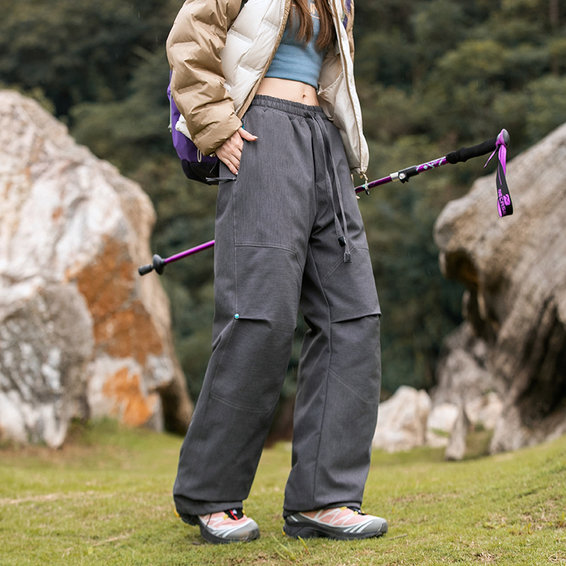 Uniszex téli kültéri nadrág farmerhatású megjelenéssel, háromvédelmi funkcióval, modell 2025, 100% poliészter rost, egyenes szabású