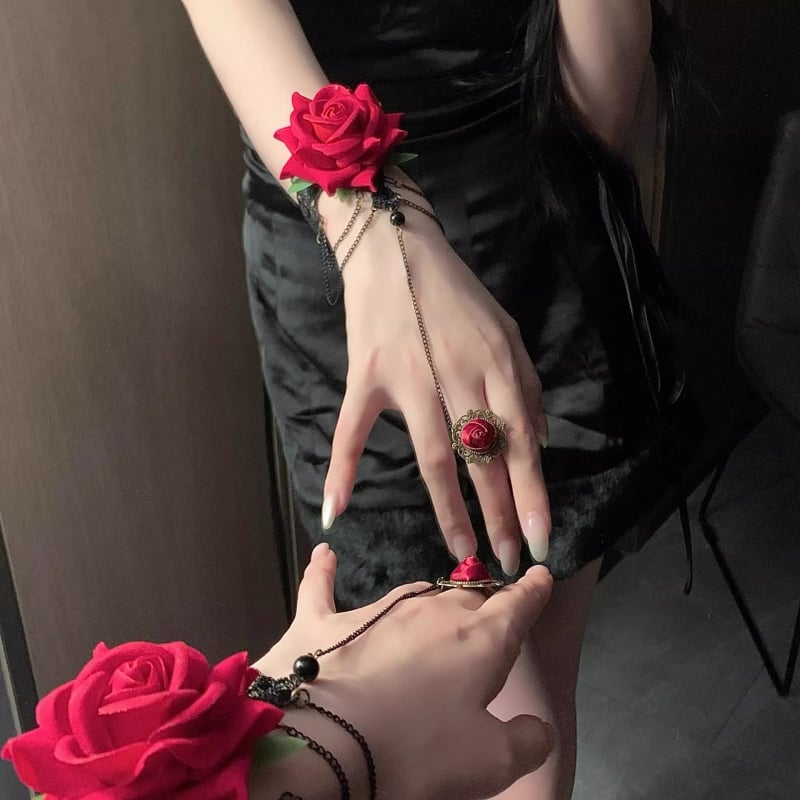 Kézre szóló ékszer: csipke rózsa motívum, gótikus stílus; Anyag: szövet; Eredet: Yiwu