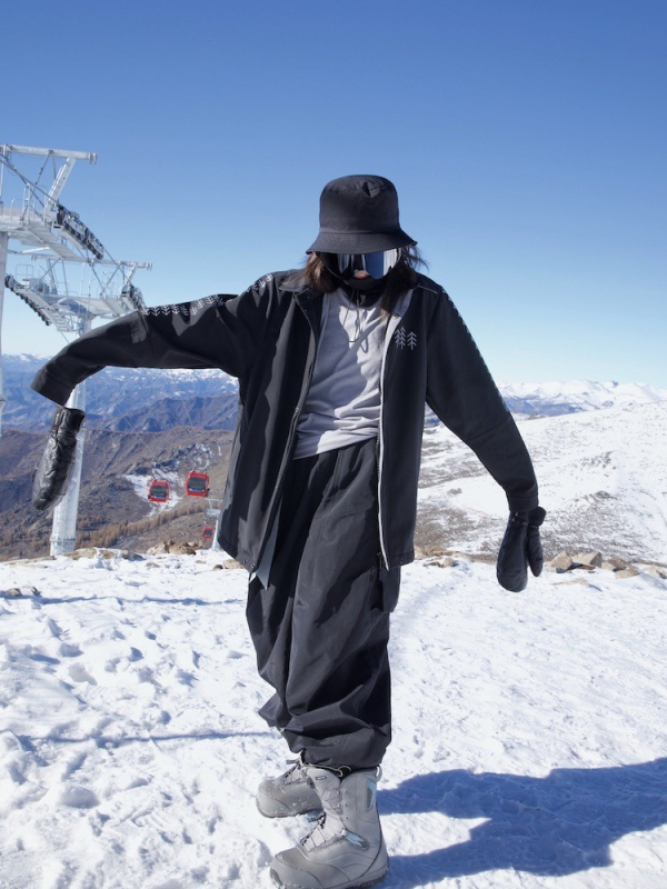 Uniszex sí nadrág – vízálló, szélálló, kopásálló, meleg; Szövet: vízálló Oxford anyag; Anyag: Poliészter rost; Töltet: Poliester