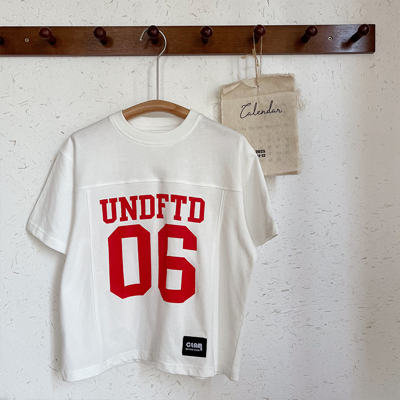 Dječji T-shirt s kratkim rukavima za dječake, 95% pamuk, odvlačenje vlage, uzorak s slovima, ljeto 2025