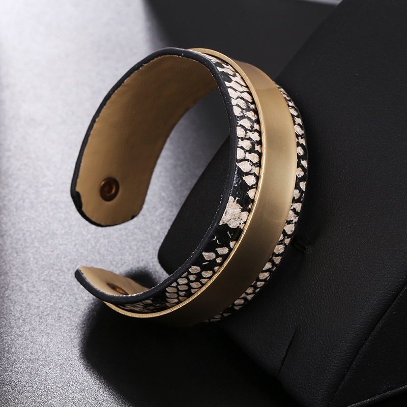 Ādas sieviešu aproce ar atvērtu C formas dizainu, pielāgojama, vasaras 2024 izlaidums