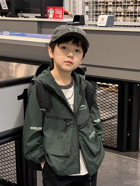 Dječja jesenska jakna s kapuljom, korejskog stila, zatvarač na rajsferšlus, premazani vanjski materijal, podstava od poliestera