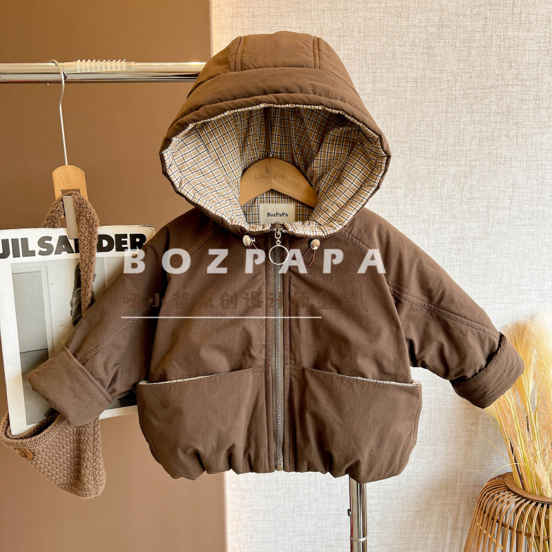 Dječja zimska jakna s kapuljom — prešivena, vanjski materijal 100% pamuk, zatvarač, poliester podstava, dugi rukavi