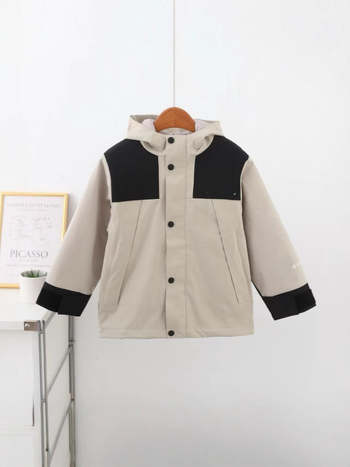 Vaikų gobtuvinė striukė su fleece pamušalu, kvėpuojanti, vėją atspari, 100% poliesteris, vandeniui atspari iki 1000 mm, skirta 7–12 metų, modelis 5201