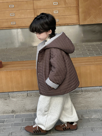 Dječja reverzibilna dvostruko prešivana kapuljačasta jakna za dječake, srednje duljine, zimska jakna, vanjski poliester, podstava poliester, za djecu od 3 do 8 godina, prugasti ili jednobojni uzorak