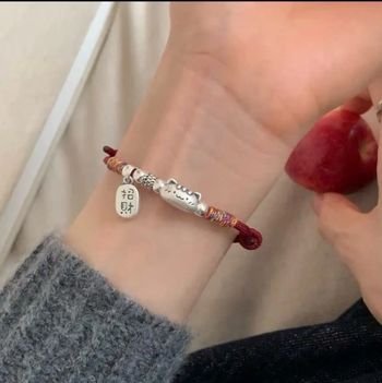 Nöörkäevõru, naiseliku karikatuur-stiili, elektroplatingu viimistlus, 2025 kevad