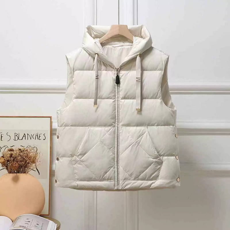 Ženska kapuljača vesta s perjem, punilo od pačjeg perja 76–80%, zatvarač, duljina 50–65 cm, Zima 2025