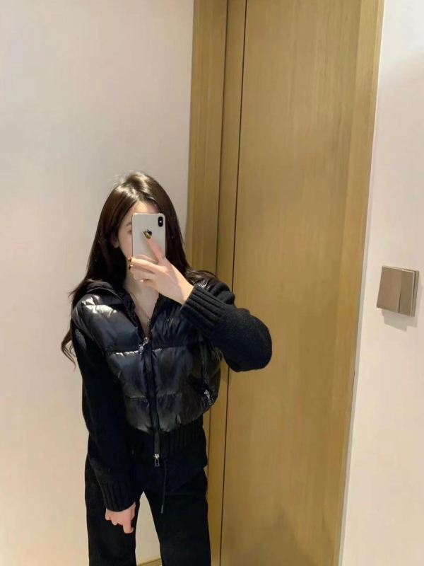 Γυναικείο πουπουλένιο μπουφάν με γέμισμα από πούπουλα χήνας, περιεκτικότητα πούπουλου πάνω από 96%, στενή γραμμή, ψηλό γιακά