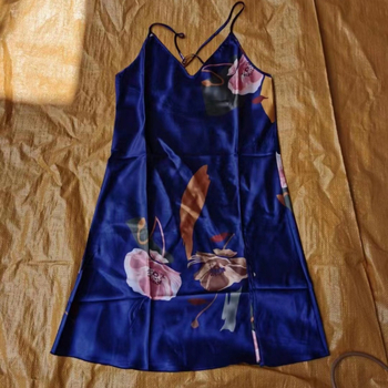 Kaks osaline ööriie komplekt, luksuslik stiil, 90–95% polüester, õhuke kangas, V-kaelus, pikad varrukad