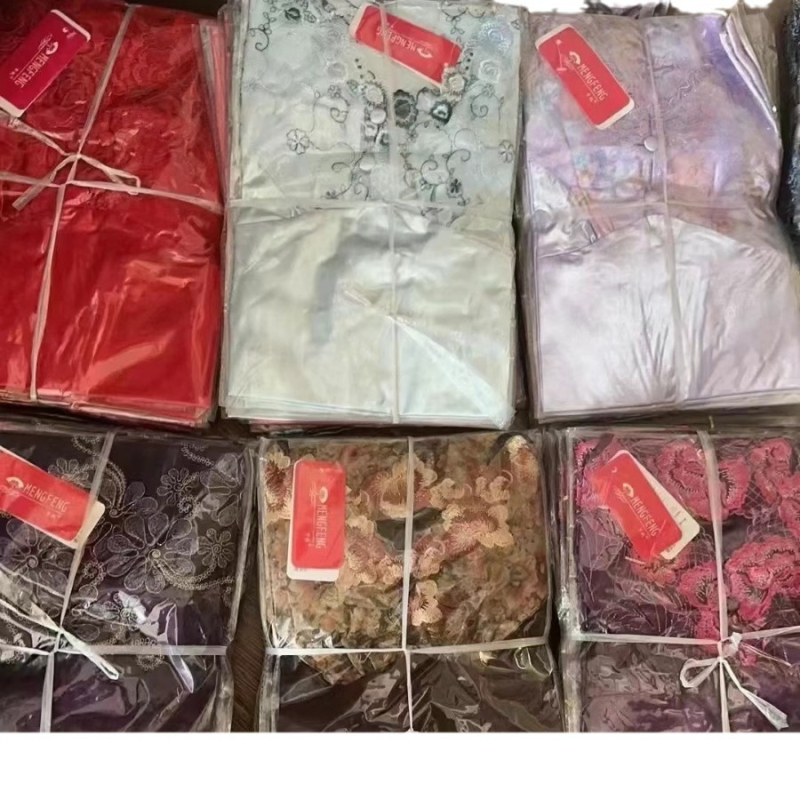 Kaks osaline ööriie komplekt, luksuslik stiil, 90–95% polüester, õhuke kangas, V-kaelus, pikad varrukad