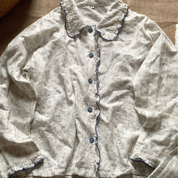 Kodusostüü tüdrukutele, nukukaelaga, volangiriba, pikkade varrukatega, püksid, 100% puuvill