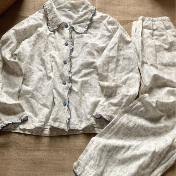 Kodusostüü tüdrukutele, nukukaelaga, volangiriba, pikkade varrukatega, püksid, 100% puuvill