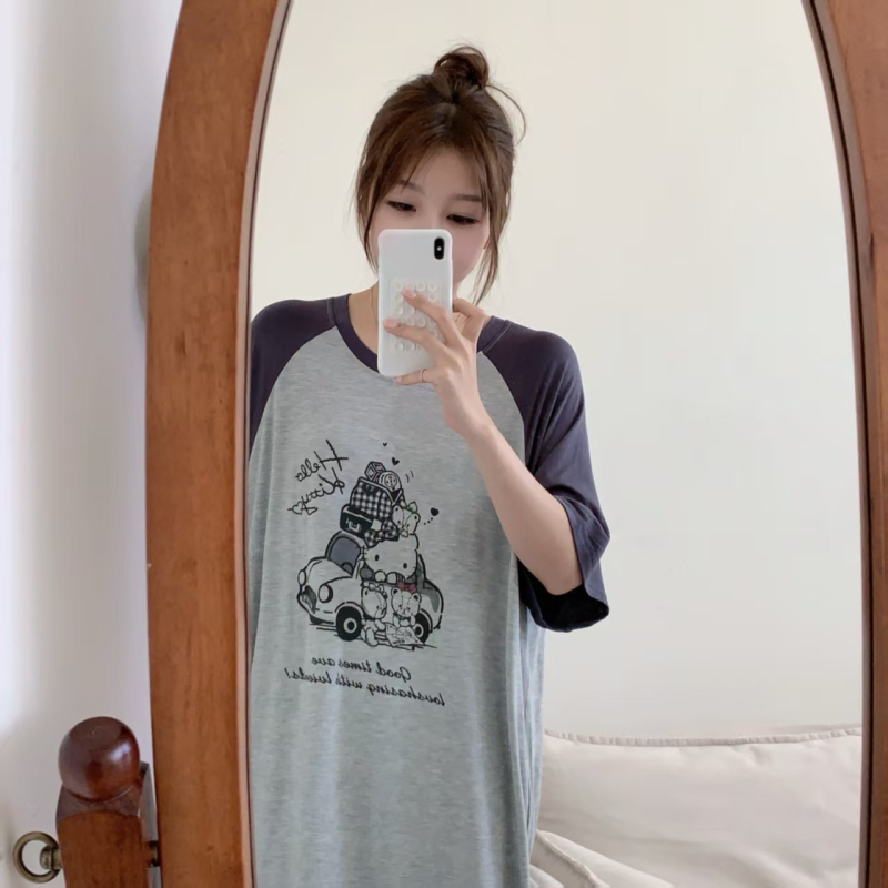 Modalist materjalist ööriietus Cartoon Car motiiviga, ümmarguse kaelusega, 3/4 varrukatega, kerge kangas, kevad-suvehooajale