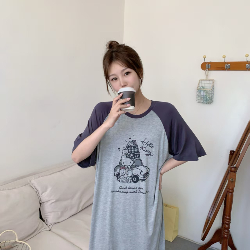 Modalist materjalist ööriietus Cartoon Car motiiviga, ümmarguse kaelusega, 3/4 varrukatega, kerge kangas, kevad-suvehooajale