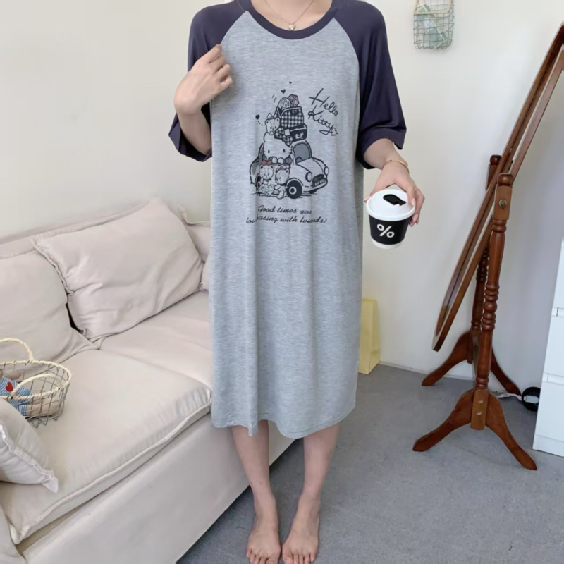 Modalist materjalist ööriietus Cartoon Car motiiviga, ümmarguse kaelusega, 3/4 varrukatega, kerge kangas, kevad-suvehooajale