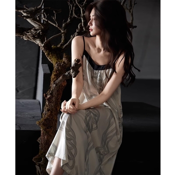 Rochie de noapte cu bretele din cloud cotton, decolteu în V, fără mâneci, lungime midi, stil luxos