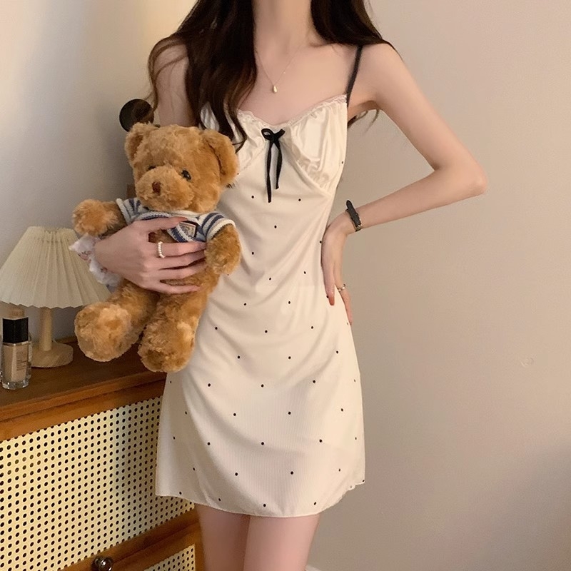 Pijamă de noapte cu dantelă Ice Silk – bretele, fără mâneci, fără guler, fustă scurtă, cu burete pentru bust