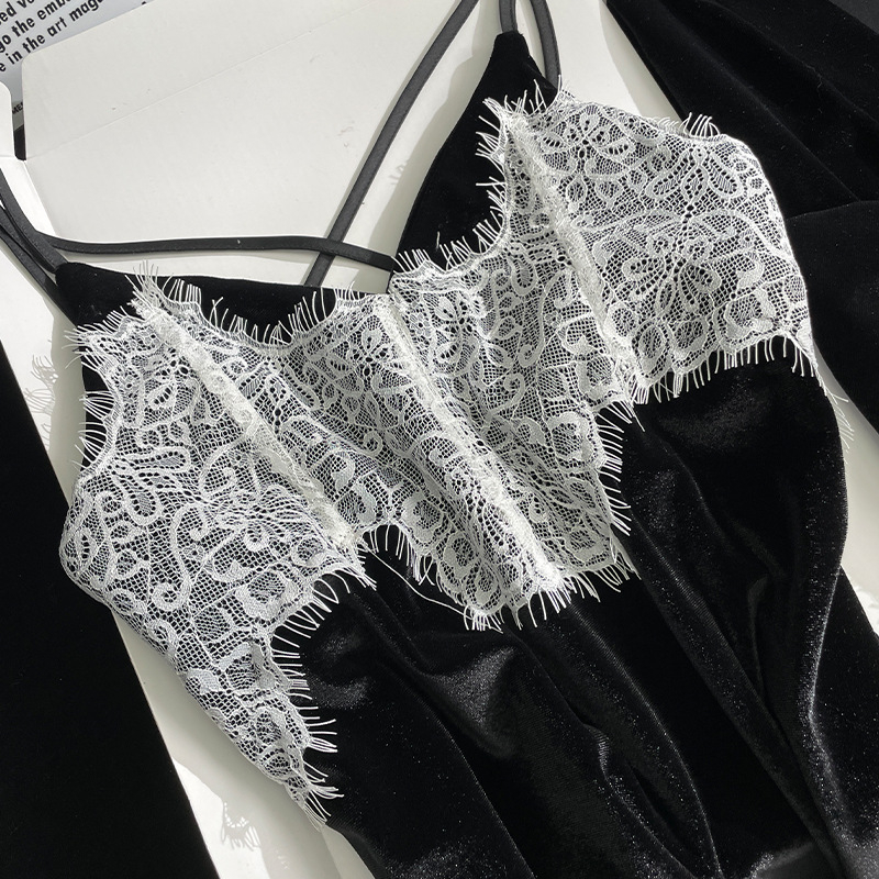 Set pijama din velur cu dantelă eyelash, camisole, fără mâneci, decolteu în V, două piese, țesătură groasă