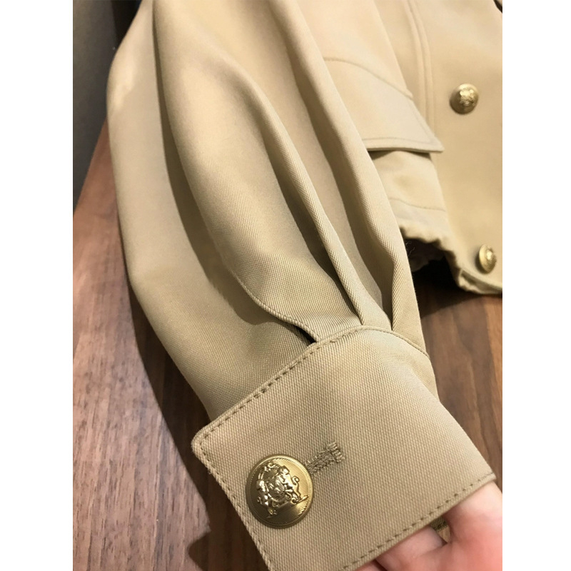 Kratki trench kaput s polo ovratnikom, Chenille tkanina s dodatkom Spandexa, srednja debljina, duljina 50–65 cm, standardna verzija