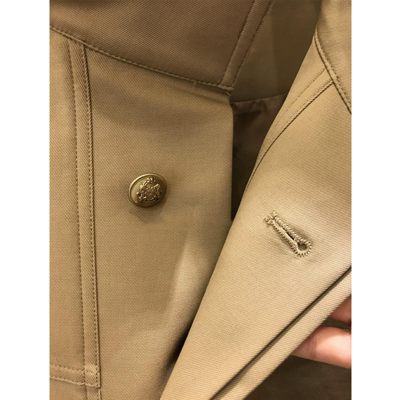 Kratki trench kaput s polo ovratnikom, Chenille tkanina s dodatkom Spandexa, srednja debljina, duljina 50–65 cm, standardna verzija