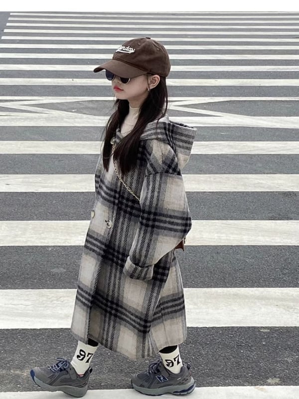 Meitenēm vilnas mētelis ar tīkline rakstu, PVC maisījuma audums, 3/4 piedurknes, polo apkakle, vidēja garuma