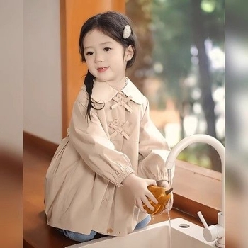 Meitenēm trench coat ar ziedu rakstu, vidēja garuma, apaļš kakls, 3/4 piedurknes, PVC audums 50–70%