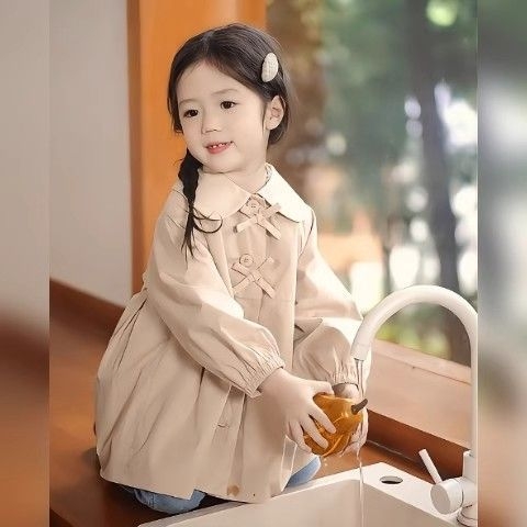 Meitenēm trench coat ar ziedu rakstu, vidēja garuma, apaļš kakls, 3/4 piedurknes, PVC audums 50–70%