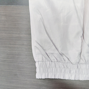 Geacă windbreaker cu fermoar parțial, guler înălțat, mâneci lungi, material 100% poliester, căptușeală 100% poliester, stil urban casual