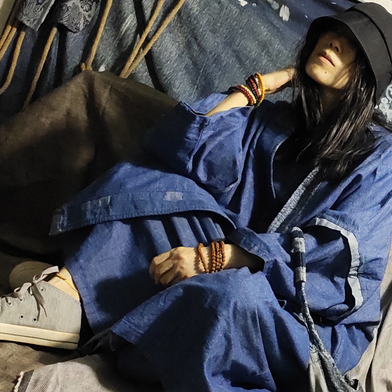 Denim dugi vanjski plašt slobodnog kroja, Batwing rukavima, bez ovratnika, produžena duljina iznad 100 cm