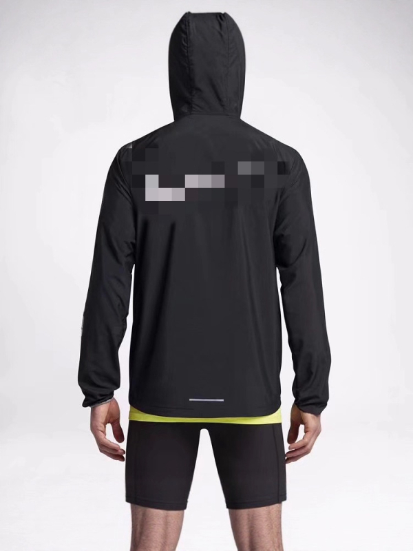 Muška najlonska windbreaker jakna s kapuljačom, prednji zatvarač, labav kroj, bočni džepovi, podstava od najlona, za vježbanje, proljeće–jesen