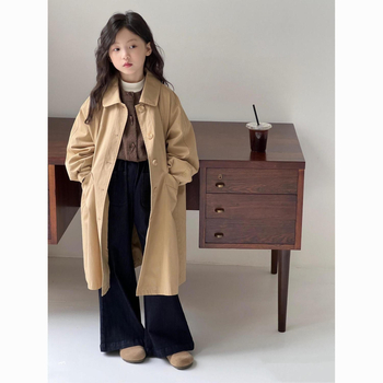 Meitenēm paredzēts trench coat, britu stilā garš mētelis, 3/4 piedurknes, kvadrātveida apkakle, poliestera audums 30–50%