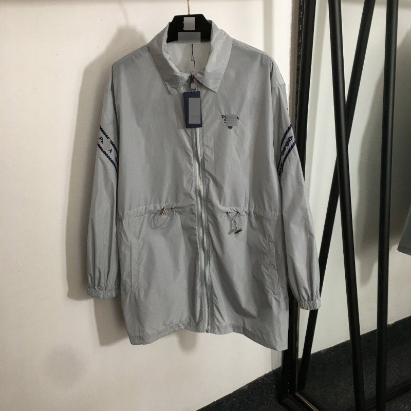 Ženska lagana windbreaker jakna s izvezenim logotipom na prsima, podesiva struk, dugi rukavi, zip, polo ovratnik, pamuk-poliester mješavina, casual stil, proljeće-ljeto 2025
