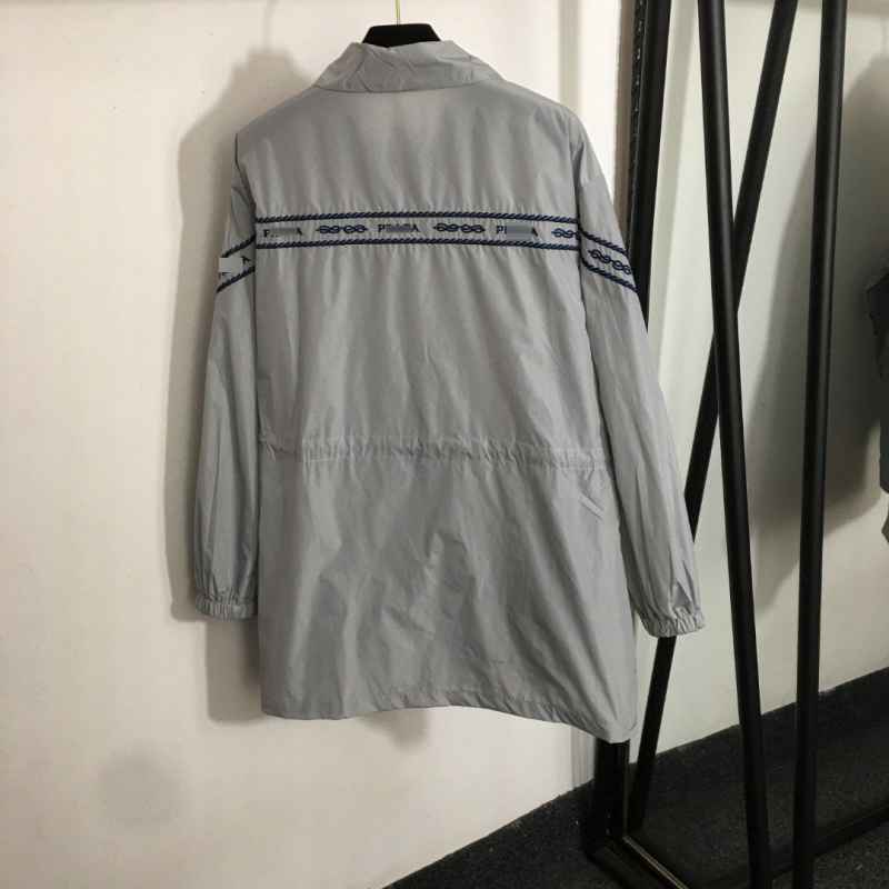 Ženska lagana windbreaker jakna s izvezenim logotipom na prsima, podesiva struk, dugi rukavi, zip, polo ovratnik, pamuk-poliester mješavina, casual stil, proljeće-ljeto 2025
