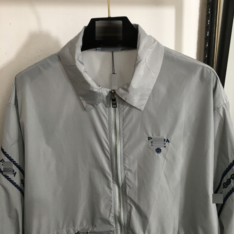 Ženska lagana windbreaker jakna s izvezenim logotipom na prsima, podesiva struk, dugi rukavi, zip, polo ovratnik, pamuk-poliester mješavina, casual stil, proljeće-ljeto 2025